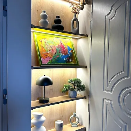 Apartment Chic In Center Tirana
